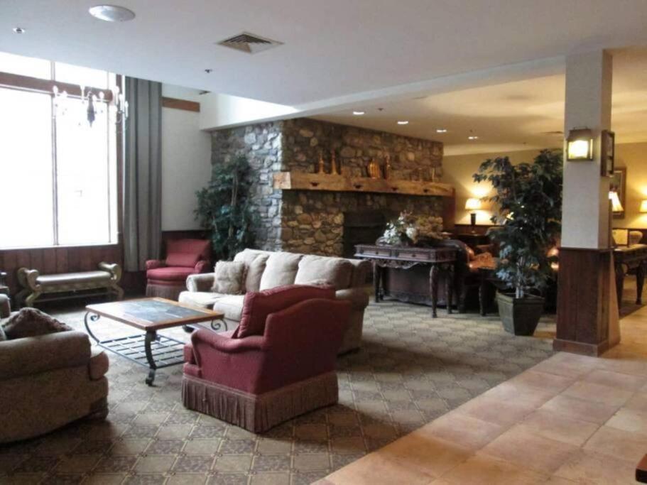 Deluxe Ski On Off 1Br Suite Sleeps 4 On Jiminy Mtn Hancock Luaran gambar