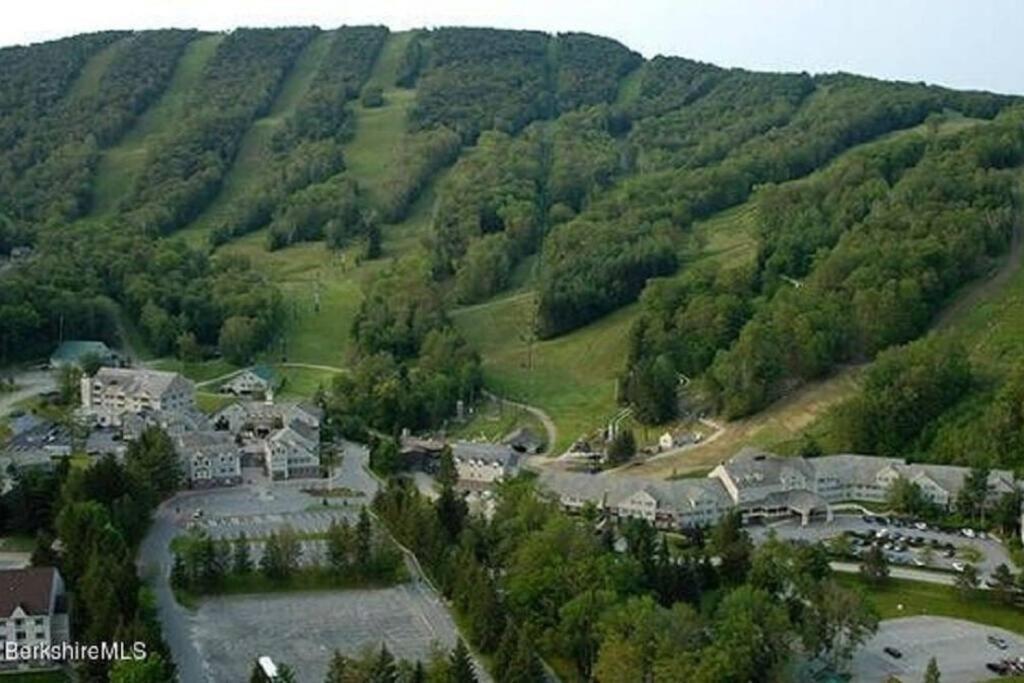 Deluxe Ski On Off 1Br Suite Sleeps 4 On Jiminy Mtn Hancock Luaran gambar
