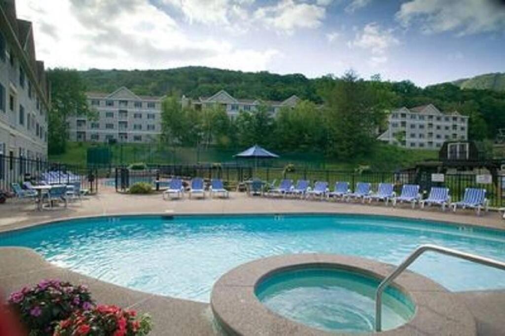 Deluxe Ski On Off 1Br Suite Sleeps 4 On Jiminy Mtn Hancock Luaran gambar